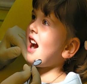 піклуємося про зуби з ніжного віку: щітки, пасти, корисні поради
